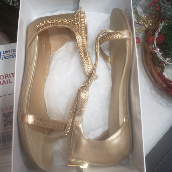 Kenneth Cole Reaction Shoes - Kenneth Cole reaction  gold zippered  sandals